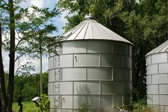 Epoxy-Coated Steel Tank vs Glass-Fused-to-Steel: Which Tank Is Better?